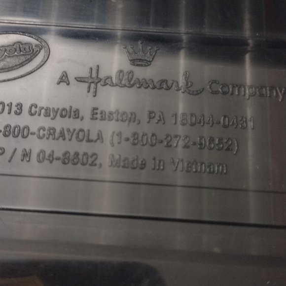 HALLMARK Color Pencils and Sketch Set - Picture 4 of 4